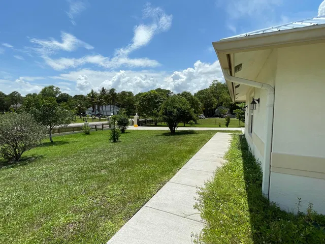  Residence photo 30