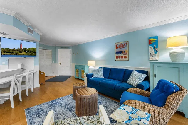  Unit E204 photo 6