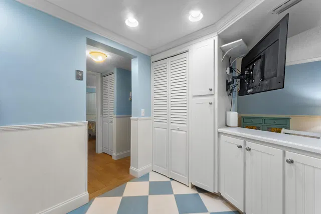  Unit E204 photo 9