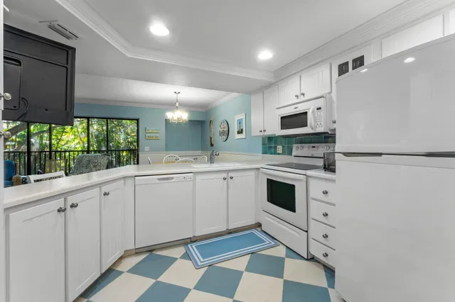  Unit E204 photo 10