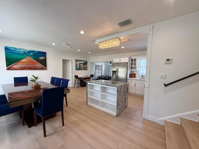 Residence photo 3