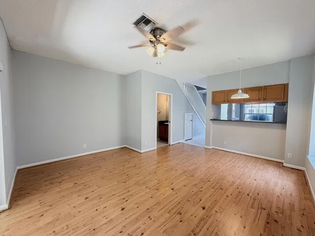 Residence photo 3