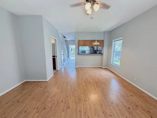 Residence photo 12