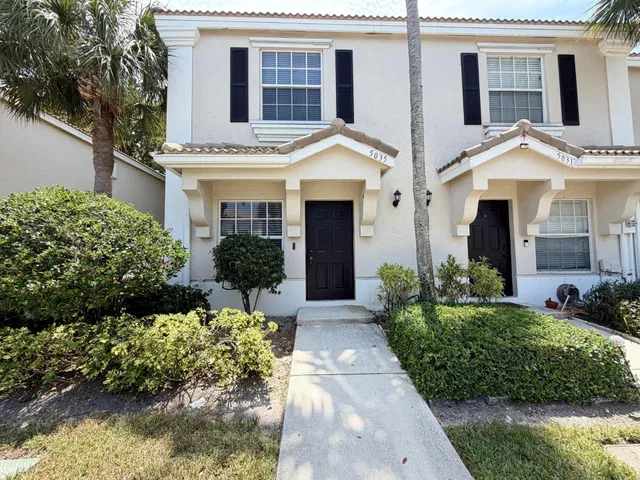 Residence photo 24