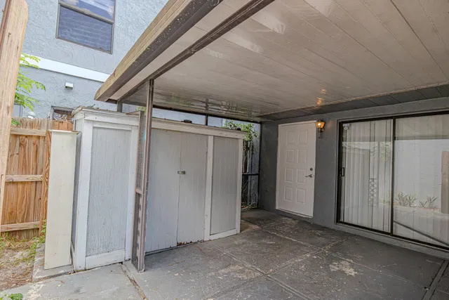 Unit C photo 3