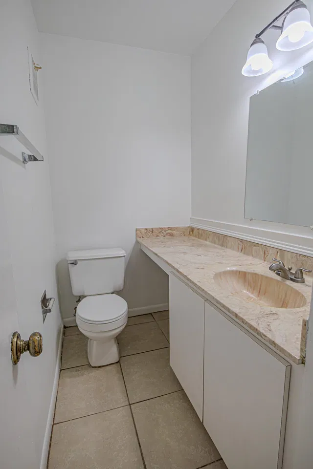 Unit C photo 16