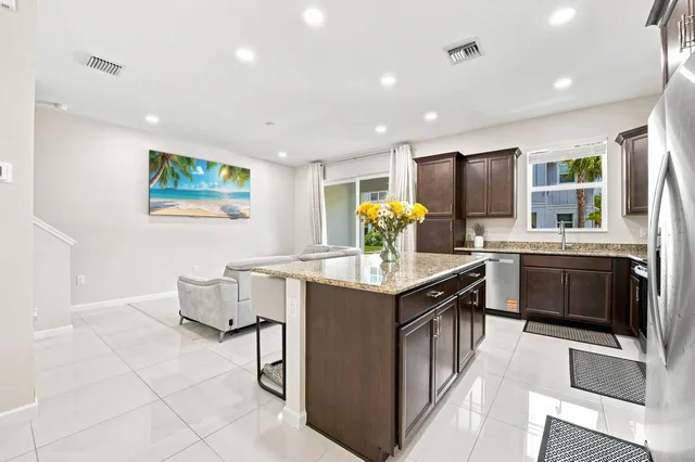 Residence photo 4