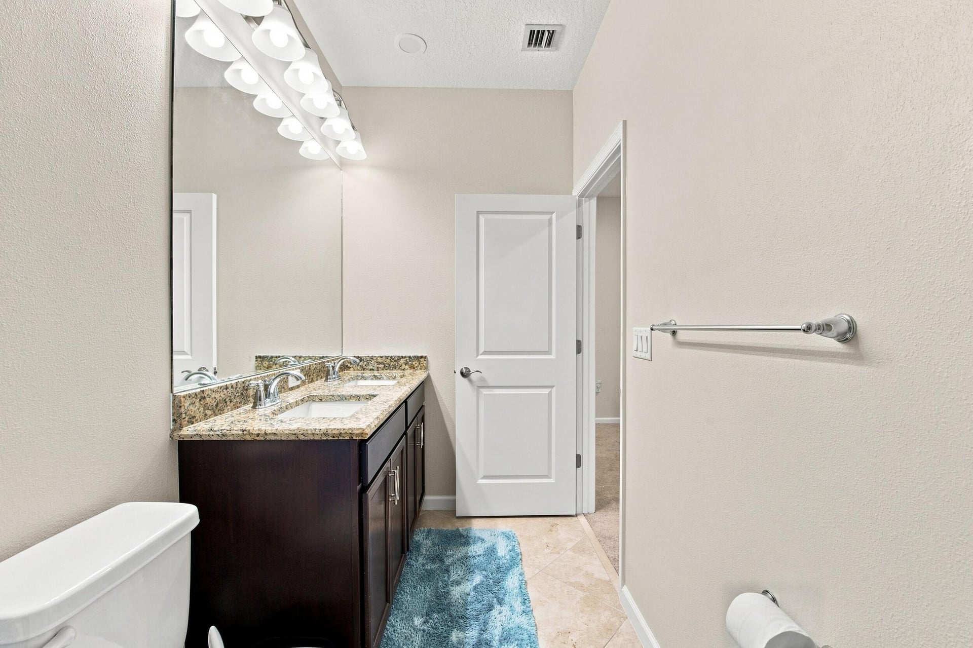 Residence photo 19