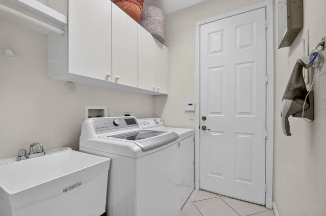  Residence photo 34