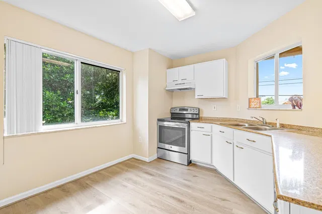 Unit 206 photo 13