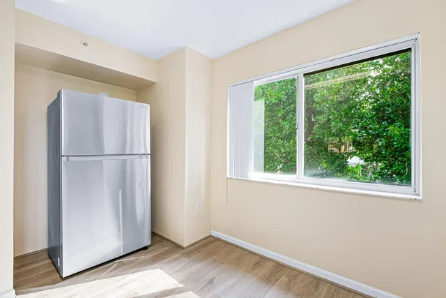 Unit 206 photo 14