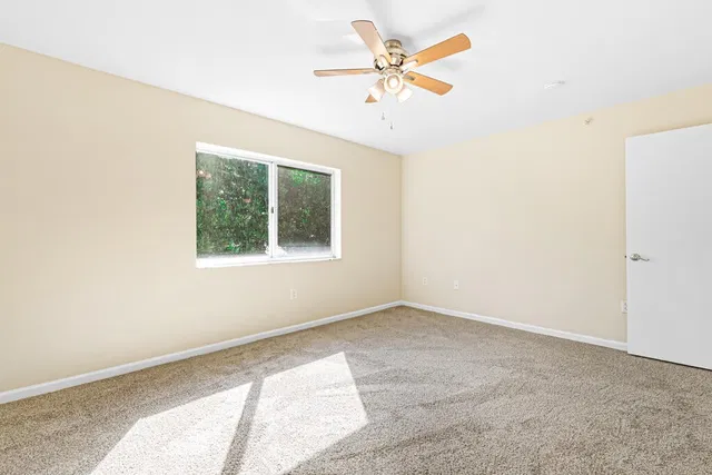 Unit 206 photo 20
