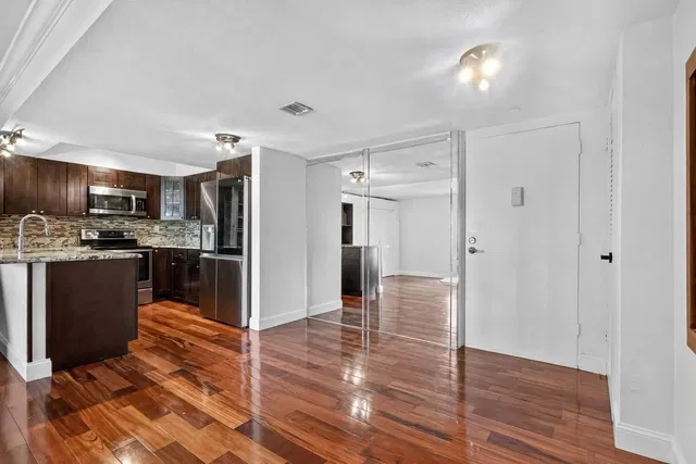 Downtown West Palm Beach Unit 4B photo 4