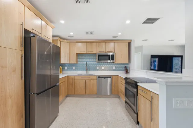 Residence photo 9