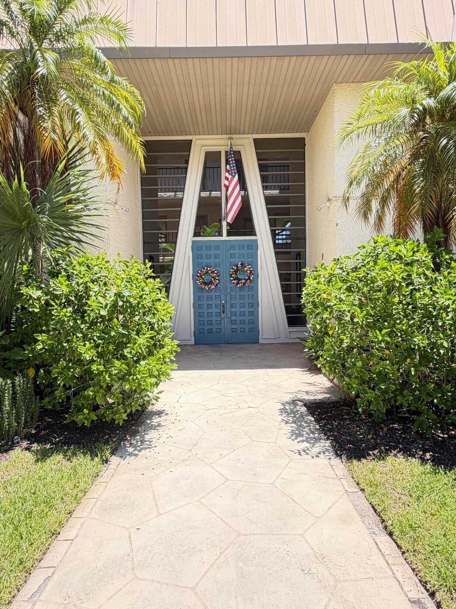 Unit 9-305 photo 2