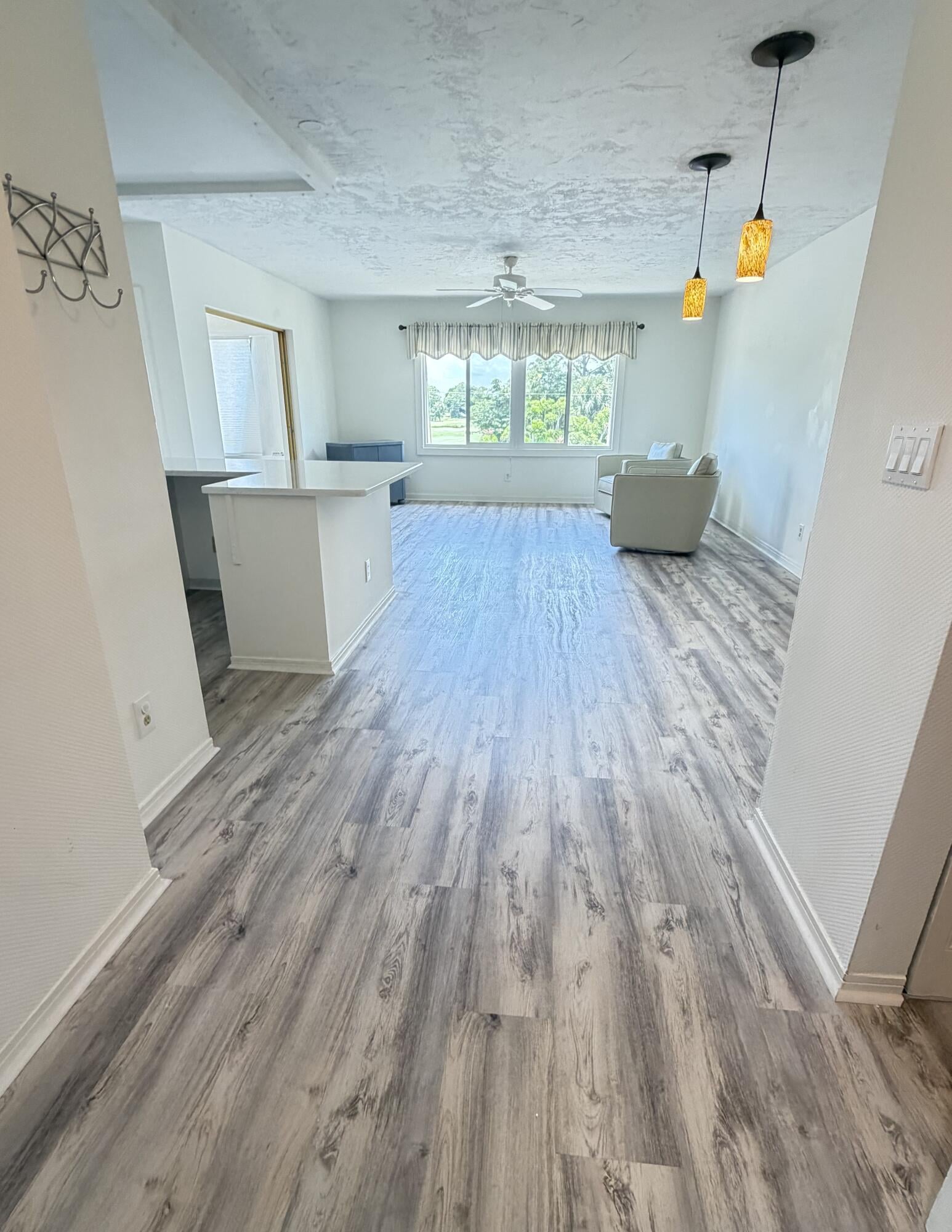 Unit 9-305 photo 8