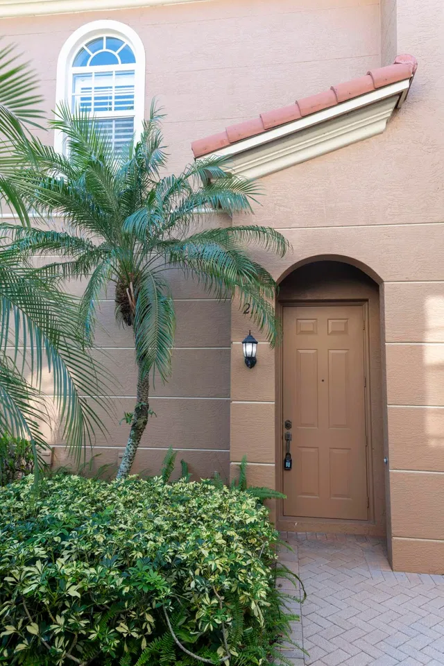  Unit 211 photo 8
