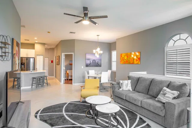  Unit 211 photo 11