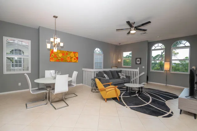  Unit 211 photo 12