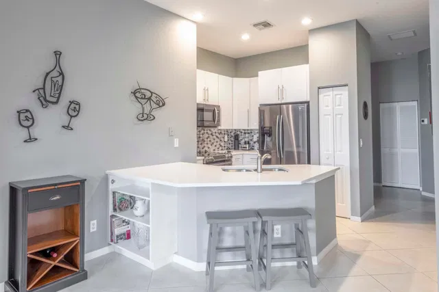 Unit 211 photo 16