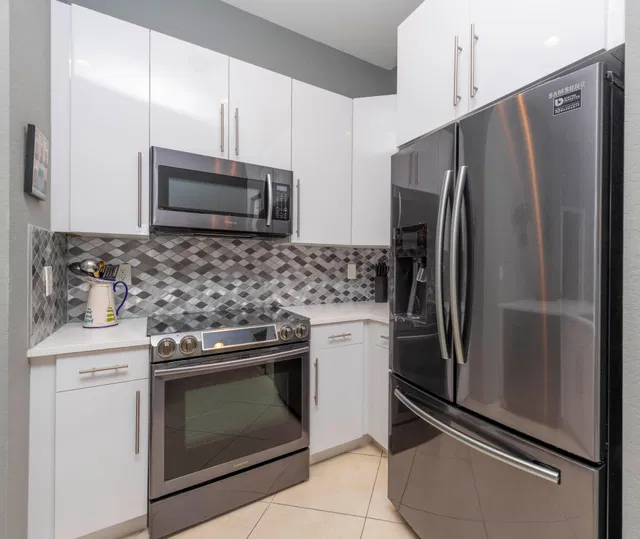  Unit 211 photo 20