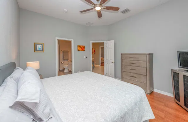  Unit 211 photo 30