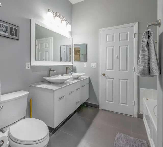  Unit 211 photo 33