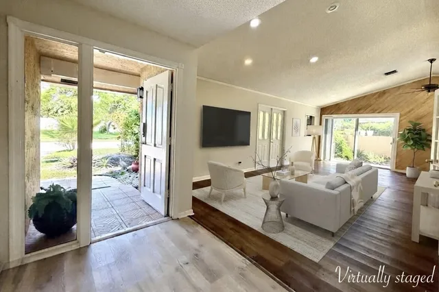 Residence photo 10
