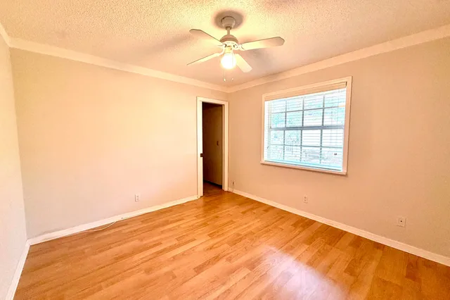 Residence photo 18