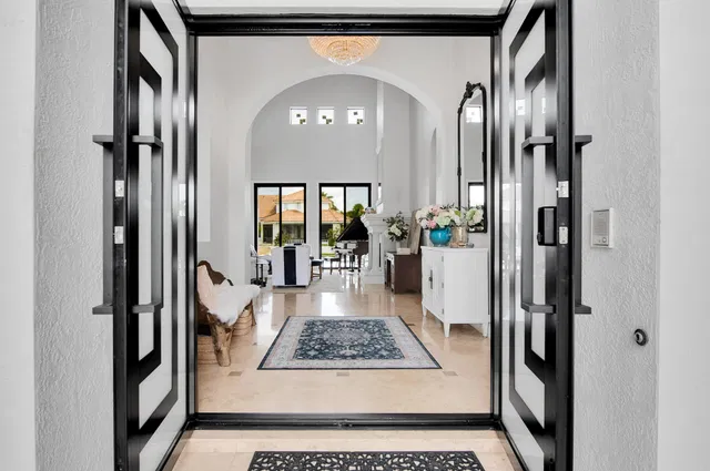  Residence photo 8