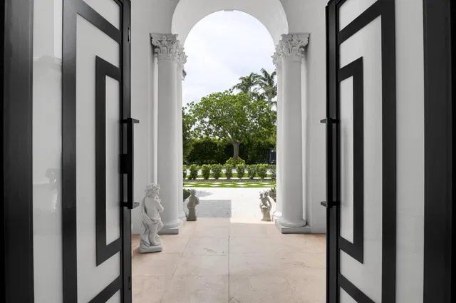  Residence photo 9