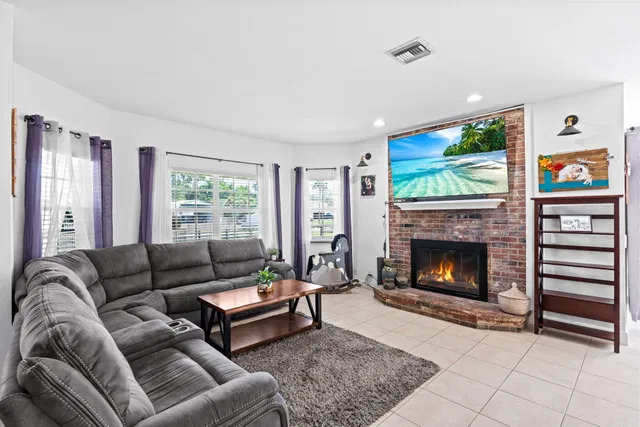 Residence photo 9
