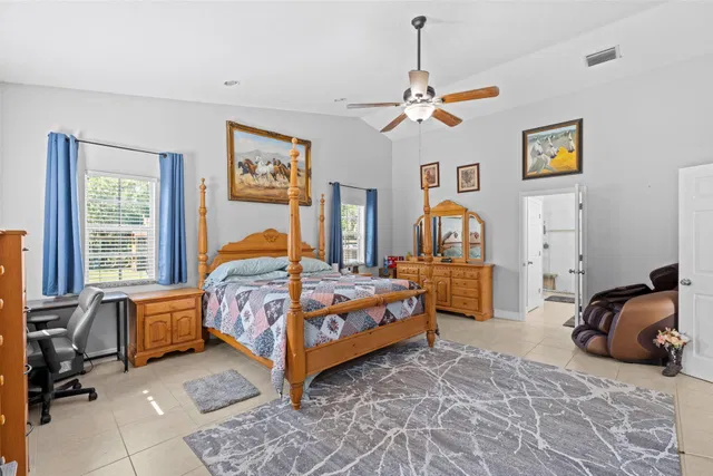Residence photo 17