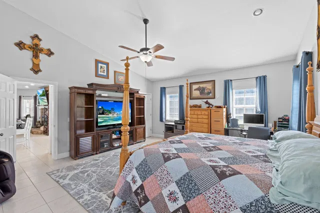 Residence photo 18