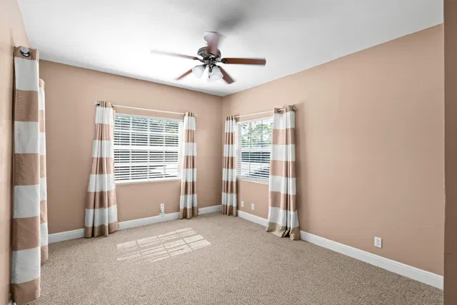 Residence photo 26