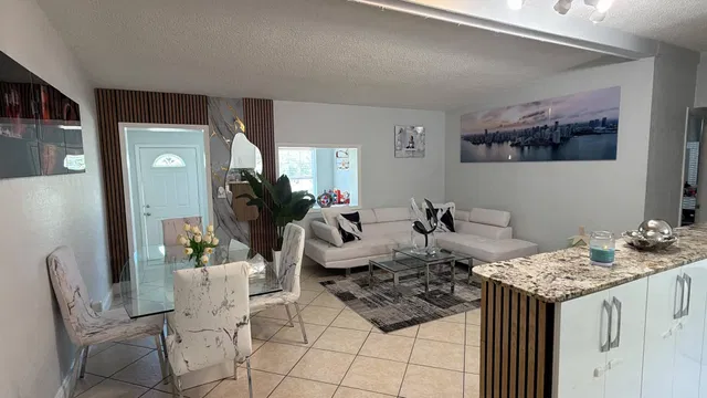Residence photo 2