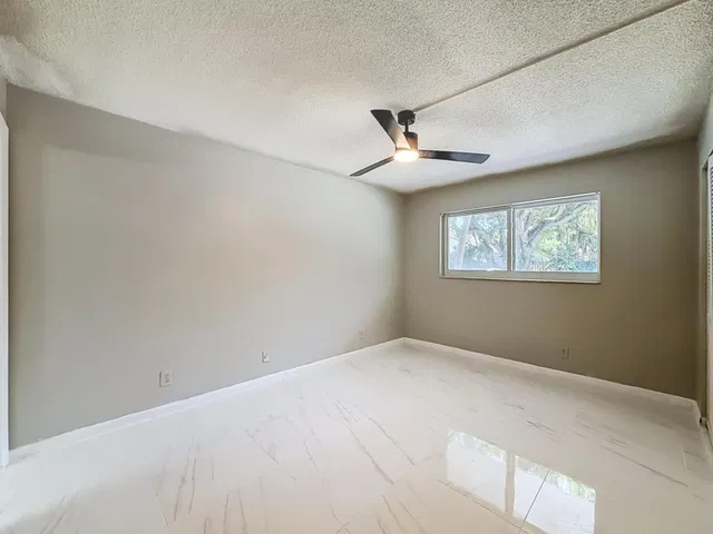 Unit 1130 photo 7