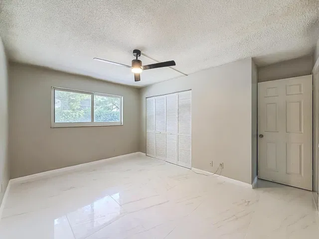 Unit 1130 photo 8