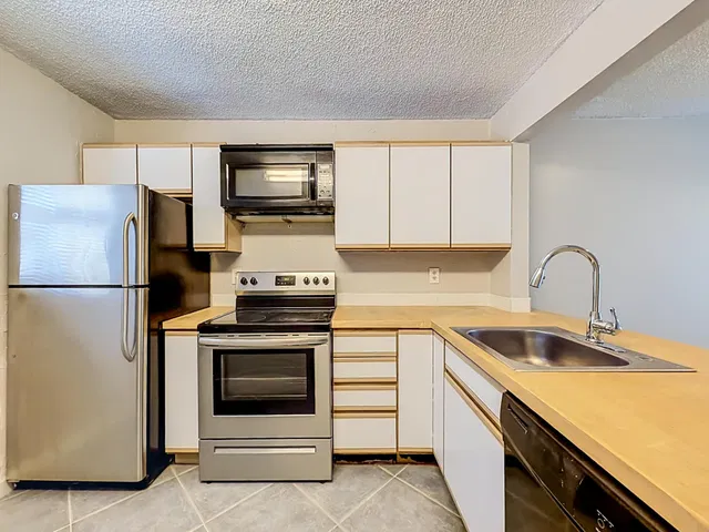 Unit 1130 photo 41