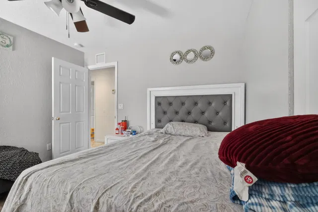 Residence photo 5
