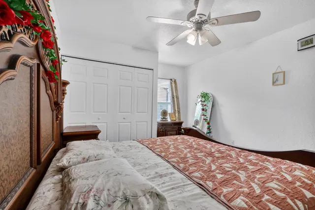 Residence photo 12