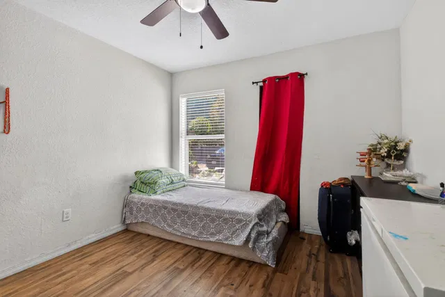 Residence photo 16