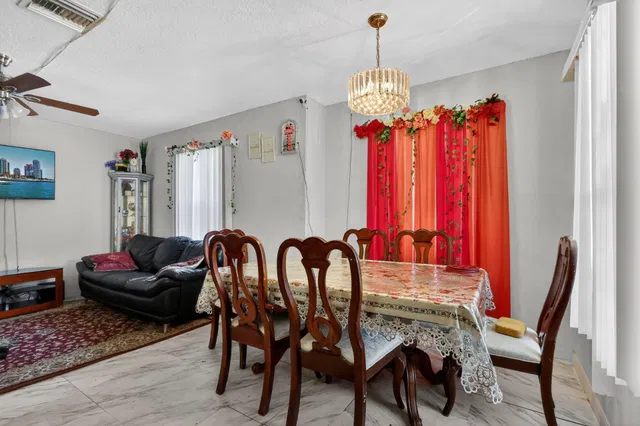Residence photo 34