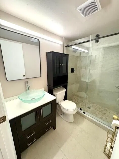 Unit 226 photo 8