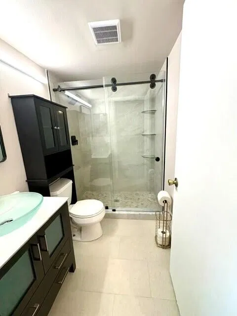 Unit 226 photo 12