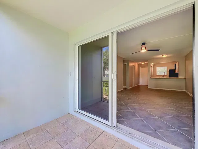 Unit 1130 photo 25