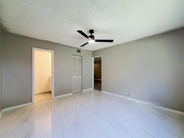 Unit 1130 photo 30