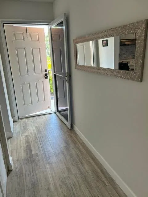 Unit F photo 4