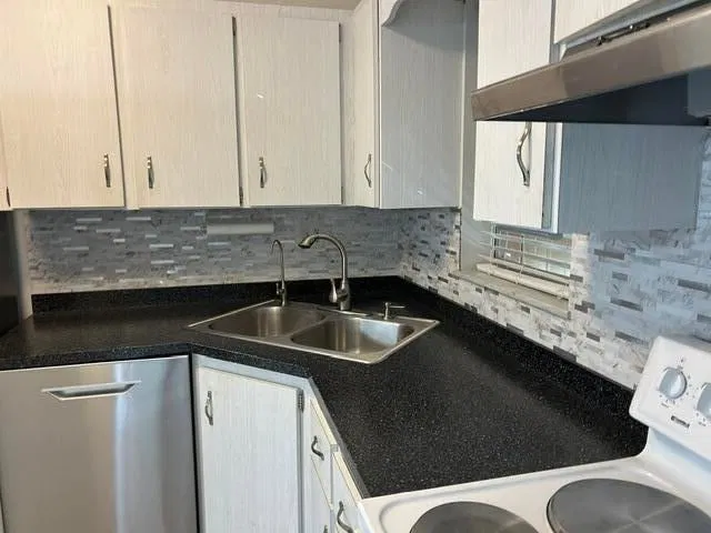 Unit F photo 5