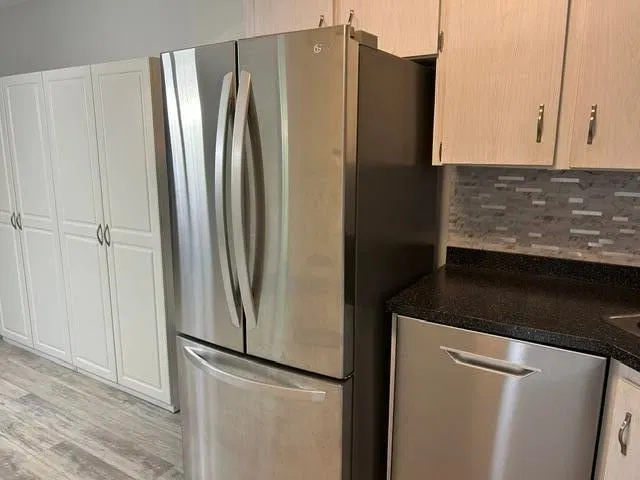 Unit F photo 6